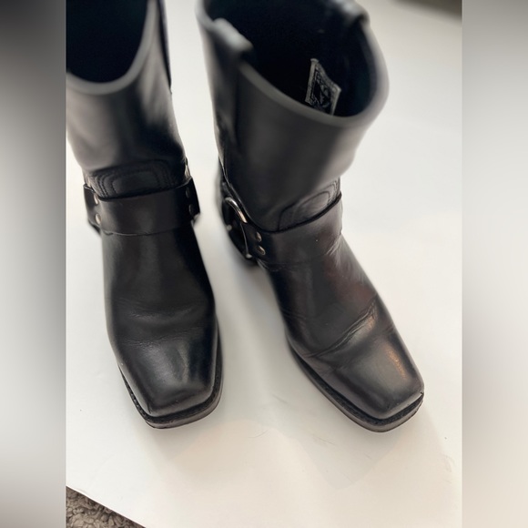 Frye Ankle Boot. - Picture 5 of 5